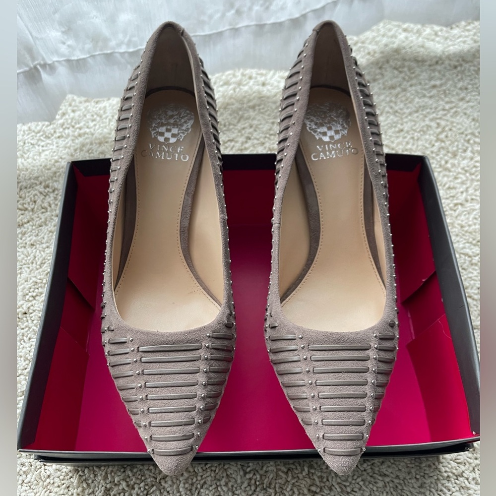 Vince Camuto taupe suede pumps 9 1/2M